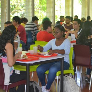 Comprometidos con la calidad: Nuevos equipos en el Restaurante Universitario