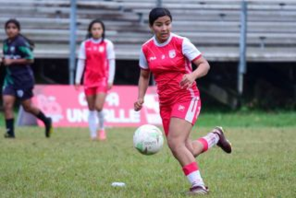 Vuelve el f&uacute;tbol femenino a Univalle con el V Torneo Nacional