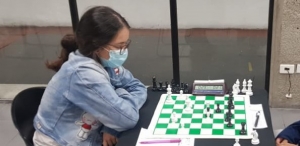 Laura Dom&iacute;nguez en el torneo internacional de ajedrez