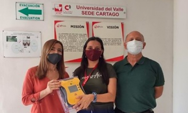 Entrega Desfibriladores Externos Autom&aacute;ticos (DEA) a los campus regionales
